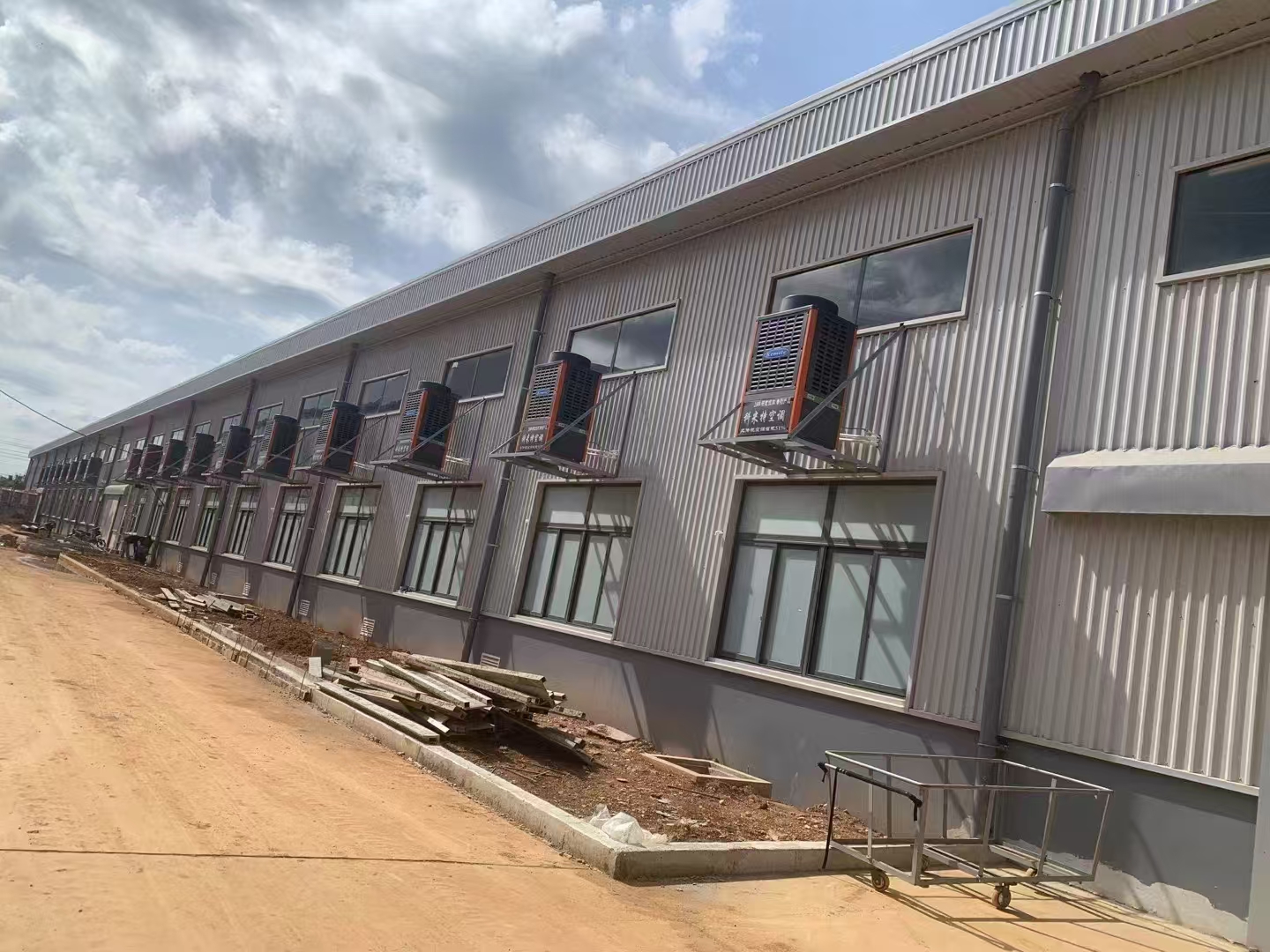 在工业厂房降温方面工业省电空调的降温效果如何？