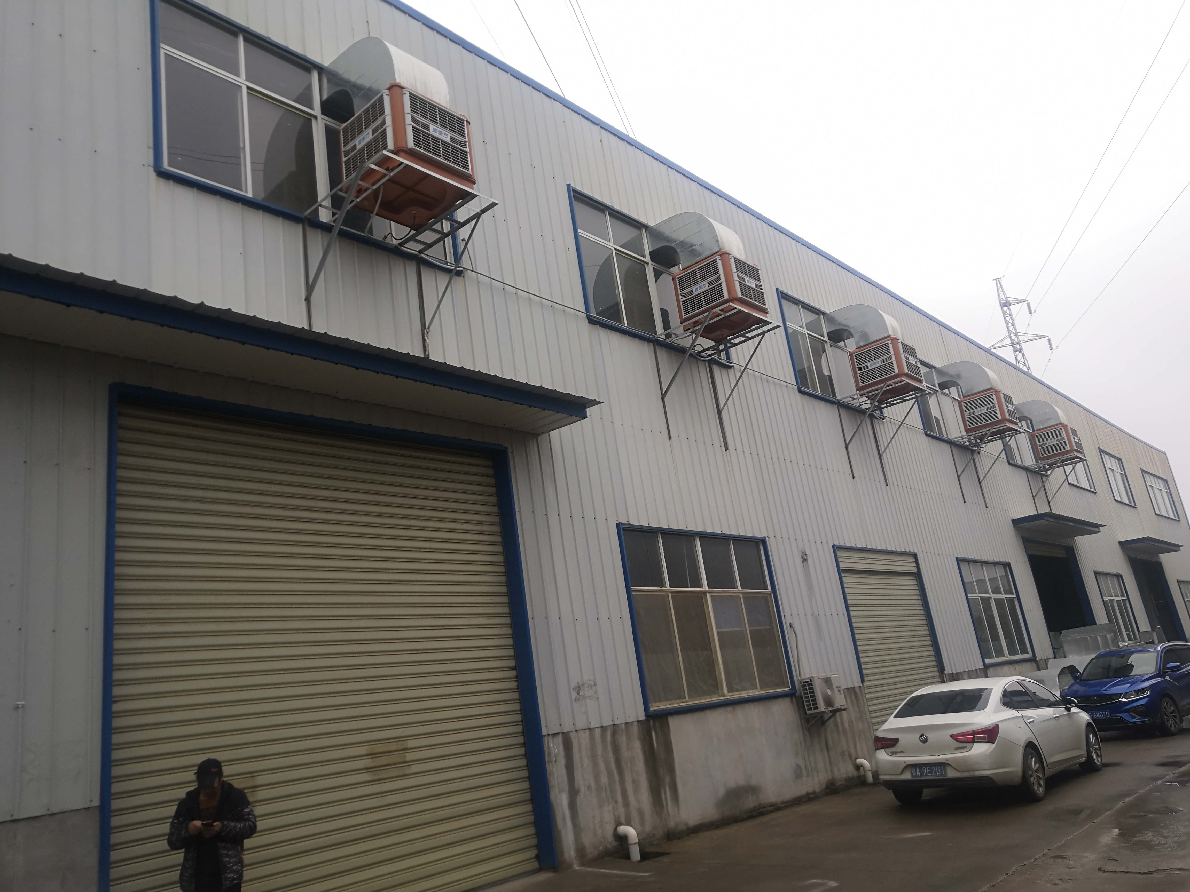 湖北黄石某服饰厂生产车间降温通风采用润东方环保空调